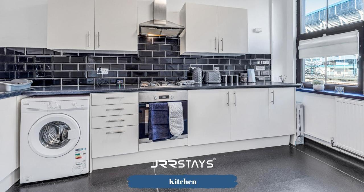 Cardiff Stylish 2 Bedroom Sleeps 6 Wi-Fi - Jrr Stays Eksteriør bilde